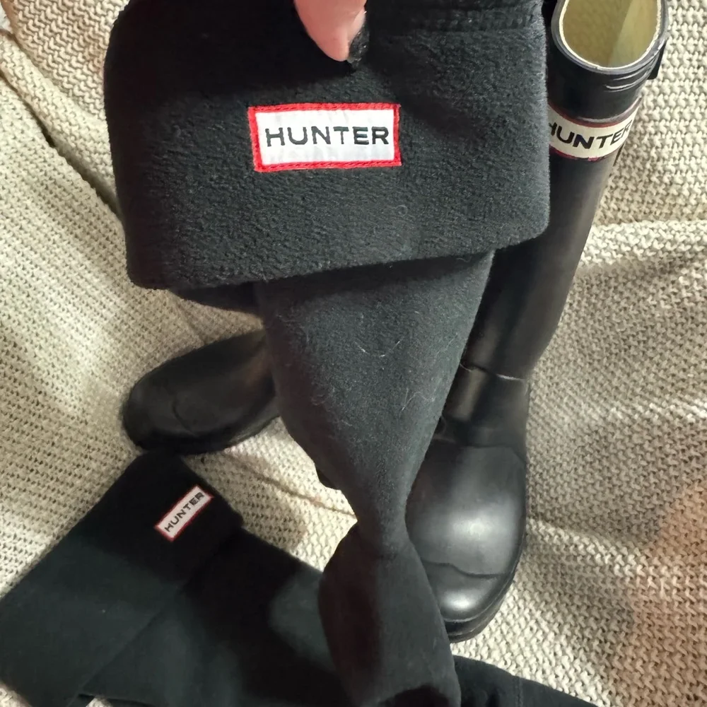 Hunter Boots, Tall,‎ Black, With Socks, Size 6F